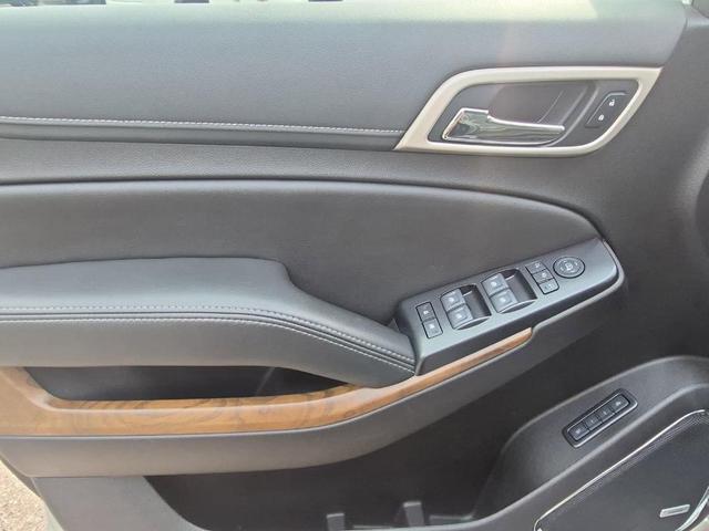 Photo of 2020 Quicksilver Metallic GMC Yukon