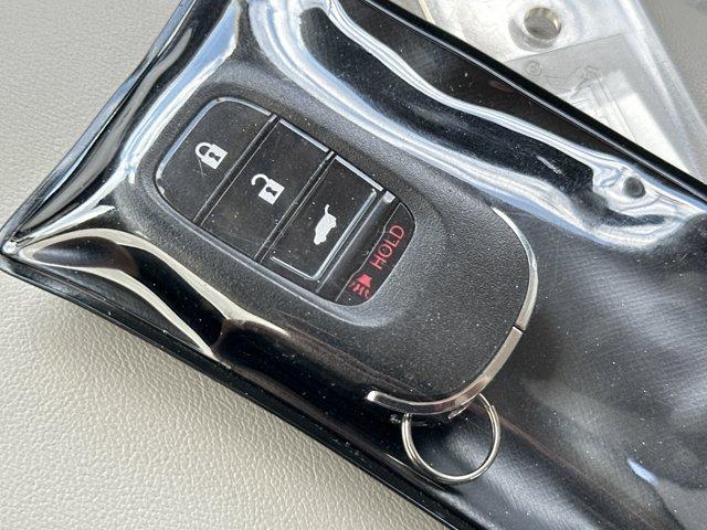 Photo of 2023 Platinum White Pearl Honda HR-V