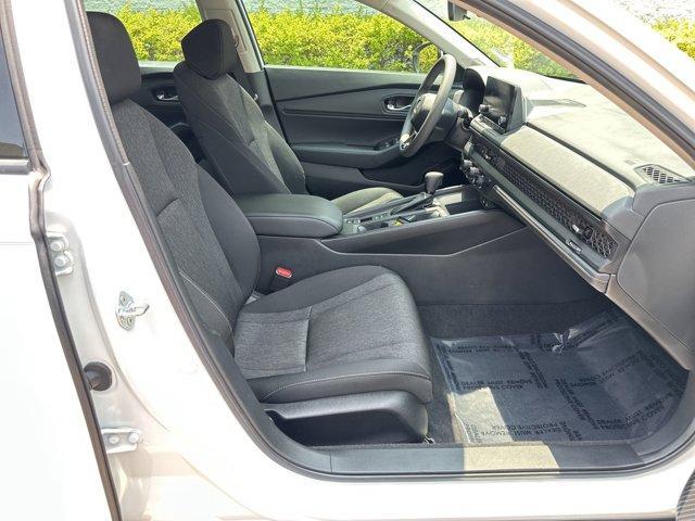 Photo of 2023 Platinum White Pearl Honda Accord