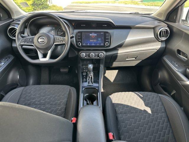 Photo of 2023 Aspen White Nissan Kicks