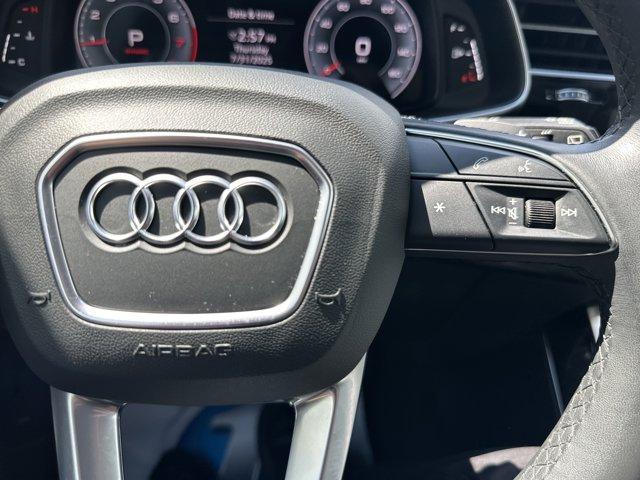 Photo of 2022 Florett Silver Metallic Audi Q7