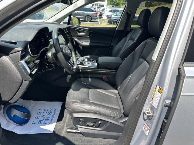 Photo of 2022 Florett Silver Metallic Audi Q7