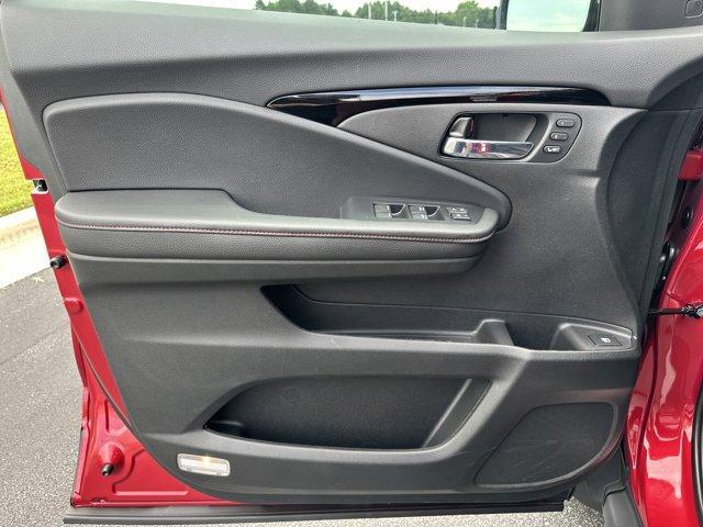 Photo of 2025 Radiant Red Metallic II Honda Ridgeline