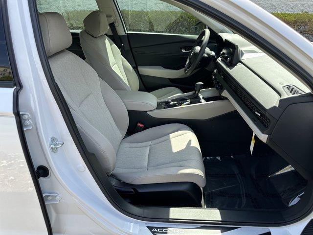 Photo of 2025 Platinum White Pearl Honda Accord