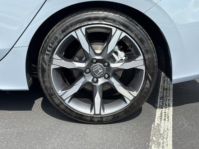 Photo of 2025 Sonic Gray Pearl Honda Civic Hybrid