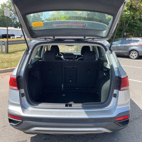 Photo of 2024 Pyrite Silver Metallic Volkswagen Taos