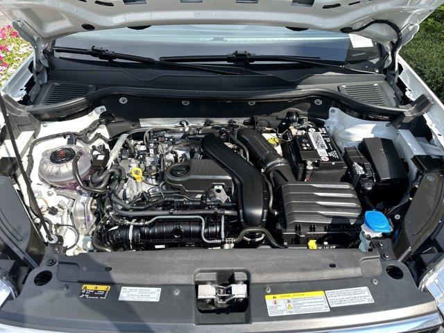 Photo of 2022 Pure White Volkswagen Taos