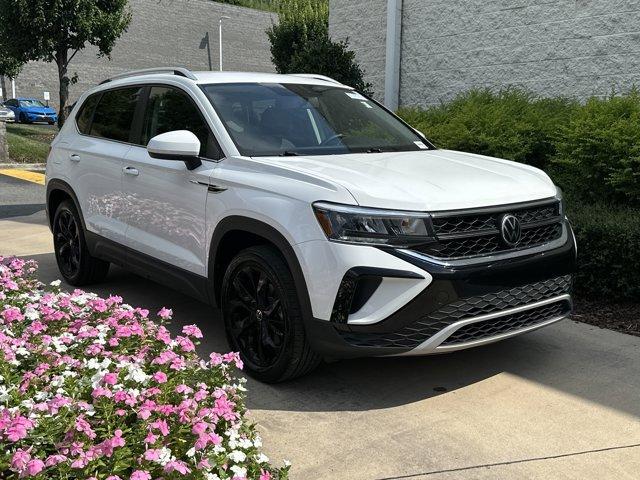 Photo of 2022 Pure White Volkswagen Taos