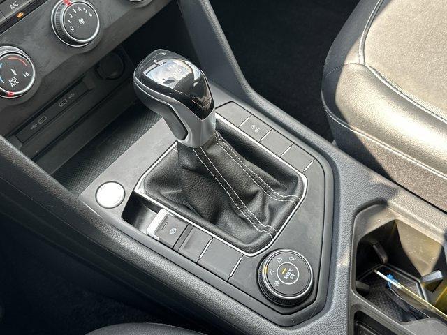 Photo of 2022 Pure White Volkswagen Taos