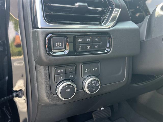 Photo of 2025 Onyx Black GMC Yukon
