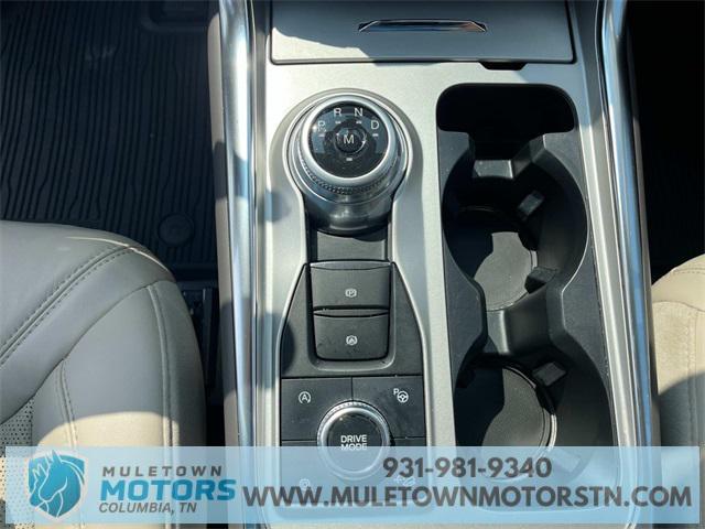 Photo of 2021 Star White Metallic Tri-Coat Ford Explorer