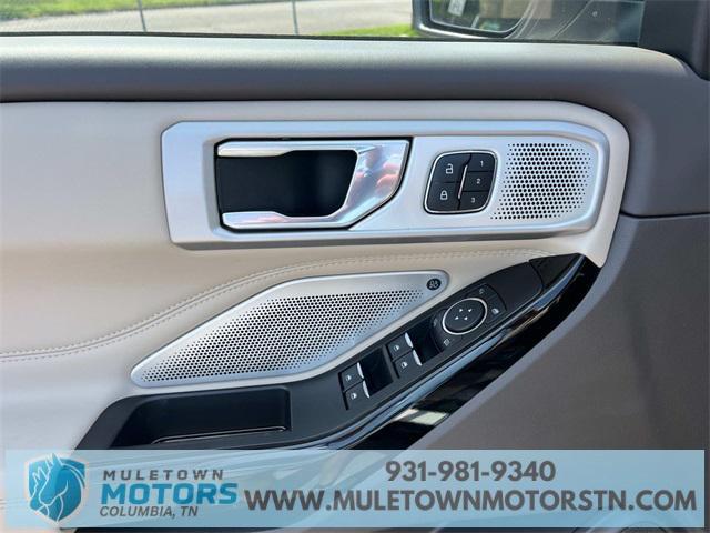 Photo of 2021 Star White Metallic Tri-Coat Ford Explorer