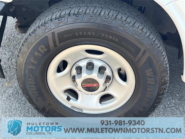 Photo of 2023 Summit White GMC Savana 2500