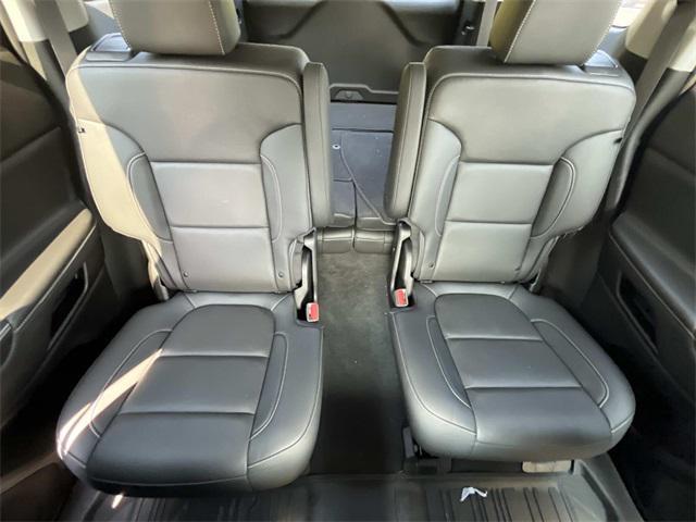 Photo of 2023 Summit White GMC Acadia