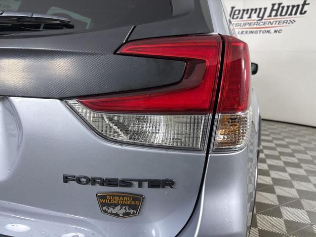 Photo of 2023 Ice Silver Metallic Subaru Forester