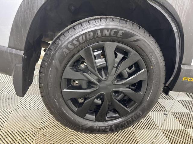 Photo of 2023 Ice Silver Metallic Subaru Forester