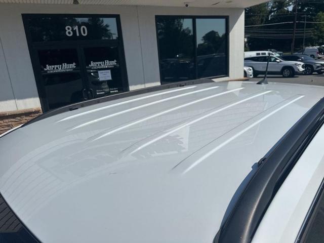 Photo of 2022 Bright White Clearcoat Jeep Compass