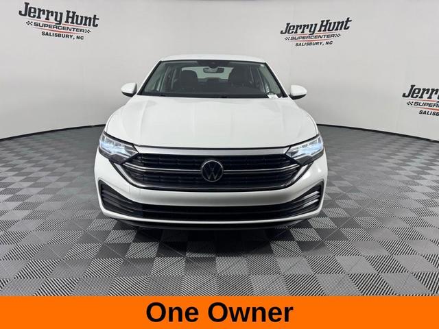 Photo of 2024 Pure White Volkswagen Jetta