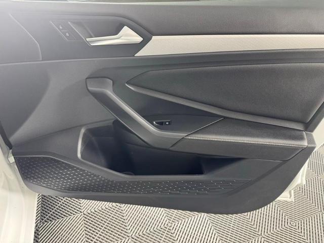 Photo of 2024 Pure White Volkswagen Jetta