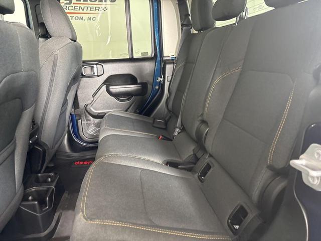 Photo of 2025 Fathom Blue Pearlcoat Jeep Gladiator