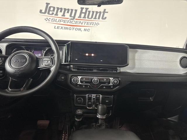 Photo of 2025 Fathom Blue Pearlcoat Jeep Gladiator