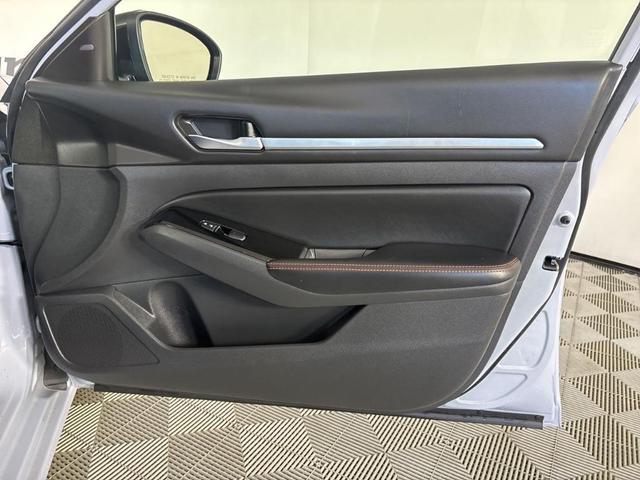 Photo of 2024 Gray Sky Pearl Nissan Altima