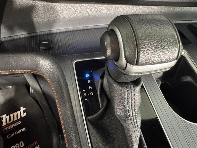 Photo of 2024 Black Toyota Sienna