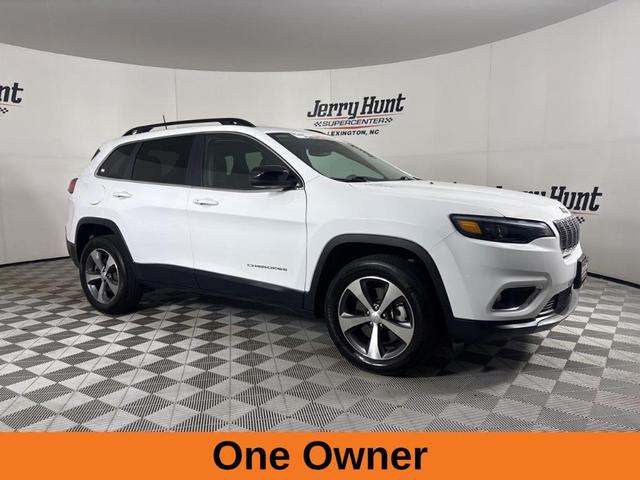 Photo of 2022 Bright White Clearcoat Jeep Cherokee