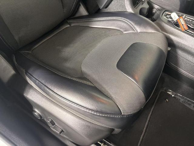 Photo of 2022 Bright White Clearcoat Jeep Cherokee