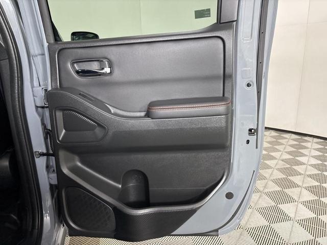 Photo of 2024 Boulder Gray Metallic Nissan Frontier