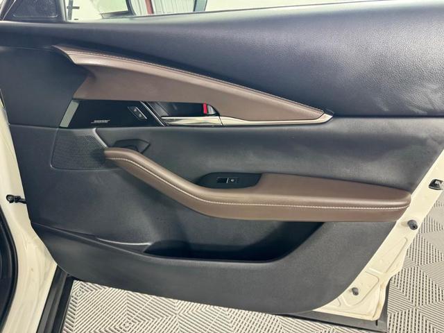 Photo of 2022 Snowflake White Pearl Mazda CX-30