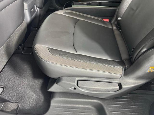 Photo of 2025 Brilliant Silver Metallic Nissan Pathfinder
