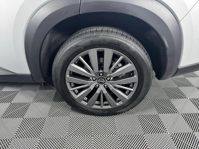 Photo of 2025 Brilliant Silver Metallic Nissan Pathfinder