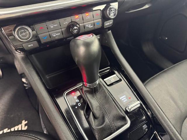Photo of 2023 Bright White Clearcoat Jeep Compass