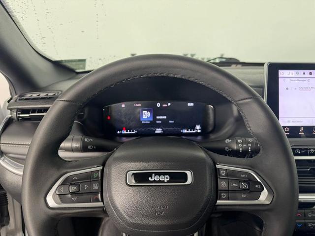 Photo of 2023 Bright White Clearcoat Jeep Compass