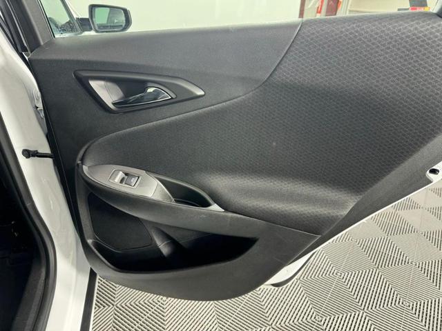 Photo of 2024 Summit White Chevrolet Malibu