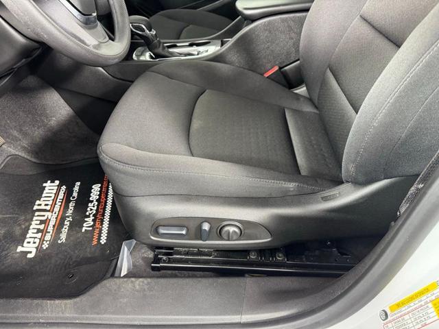 Photo of 2024 Summit White Chevrolet Malibu