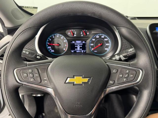 Photo of 2024 Summit White Chevrolet Malibu