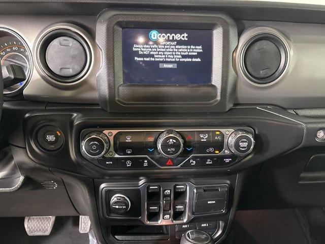 Photo of 2023 Black Clearcoat Jeep Wrangler
