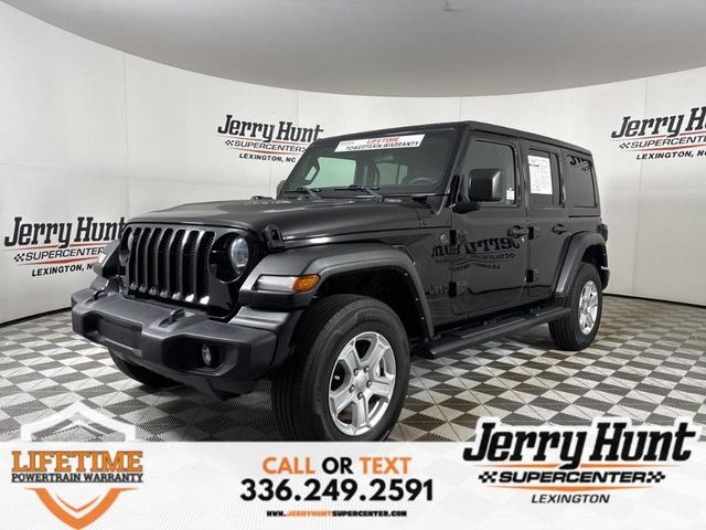 Photo of 2023 Black Clearcoat Jeep Wrangler