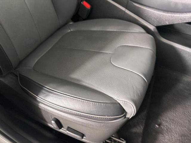Photo of 2023 Shimmering Silver Pearl Hyundai SANTA FE