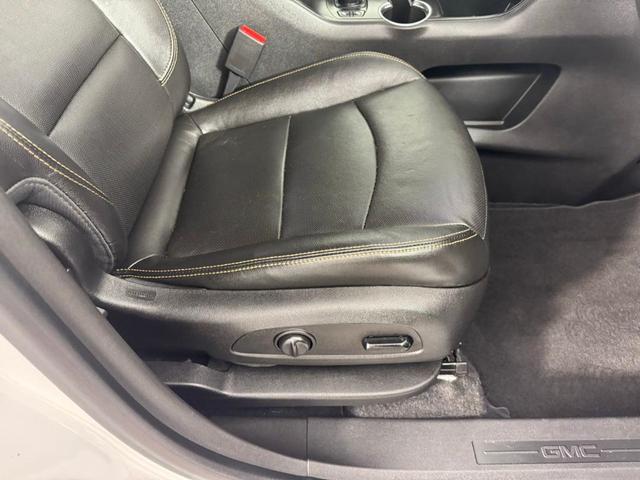 Photo of 2020 Summit White GMC Terrain