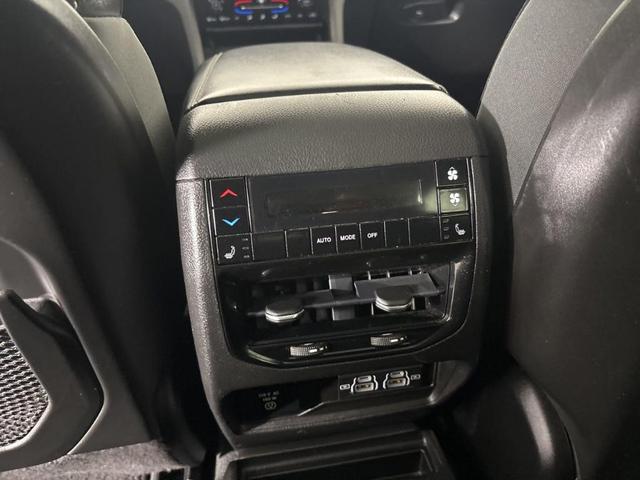 Photo of 2022 Metallic Jeep Grand Cherokee L