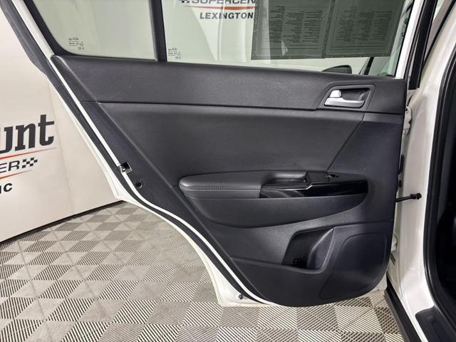 Photo of 2021 Snow White Pearl Kia Sportage