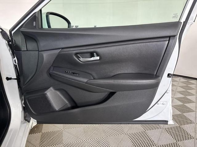 Photo of 2020 Cloud White Nissan Sentra