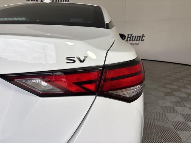 Photo of 2020 Cloud White Nissan Sentra