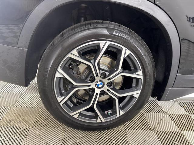 Photo of 2022 Jet Black BMW X1