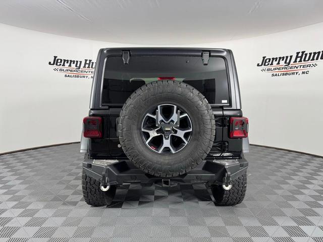 Photo of 2019 Black Clearcoat Jeep Wrangler