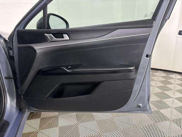 Photo of 2023 Everlasting Silver Kia K5