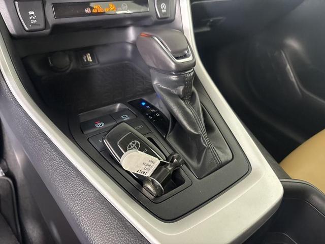 Photo of 2025 White Toyota RAV4